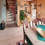 9 Person In Hundeidvik-by Traum Hundeidvik