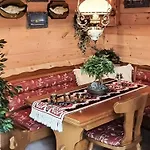9 Person In Hundeidvik-by Traum * Hundeidvik