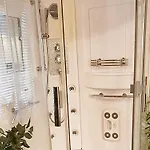 9 Person In Hundeidvik-by Traum
