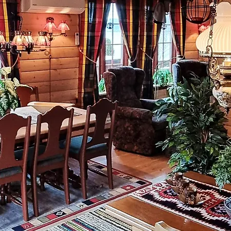 9 Person In Hundeidvik-by Traum * Hundeidvik
