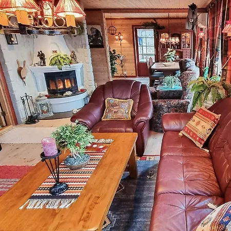 9 Person In Hundeidvik-by Traum