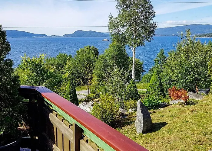 Holiday home 9 Person In Hundeidvik-by Traum