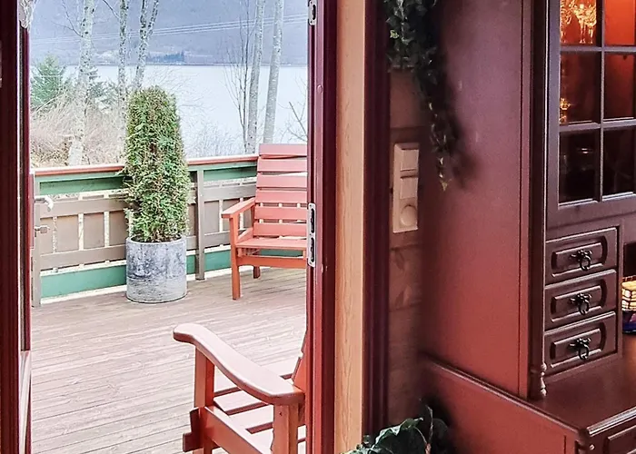 Holiday home 9 Person In Hundeidvik-by Traum
